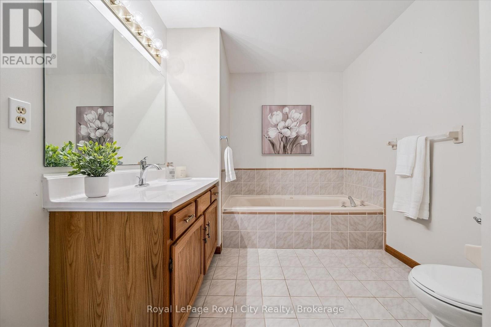 206 - 4 Albert Street, Cambridge, Ontario  N1R 3M4 - Photo 38 - X12904394