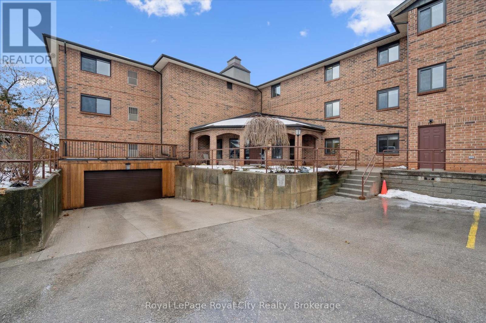 206 - 4 Albert Street, Cambridge, Ontario  N1R 3M4 - Photo 4 - X12904394