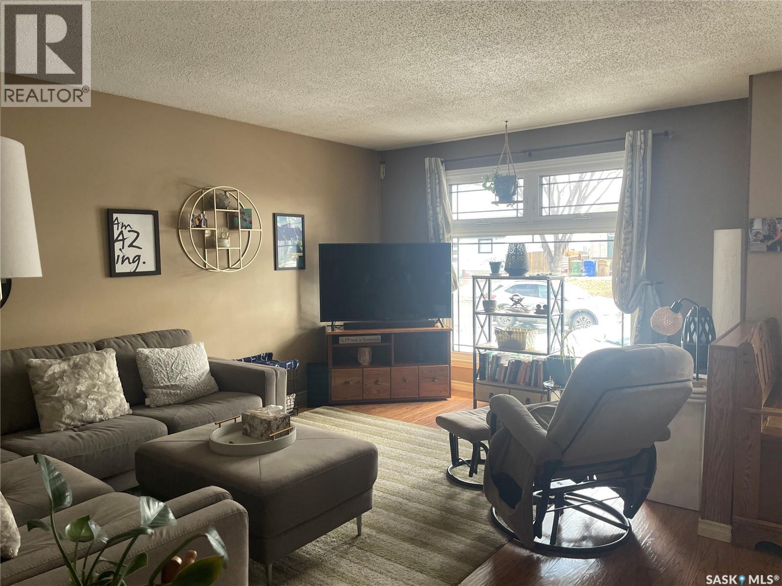 39 Greenwood Crescent, Regina, Saskatchewan  S4X 1G5 - Photo 3 - SK030765