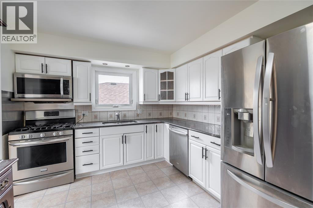 305 Oaklea Court, Sarnia, Ontario  N7S 5Y9 - Photo 12 - 26005834