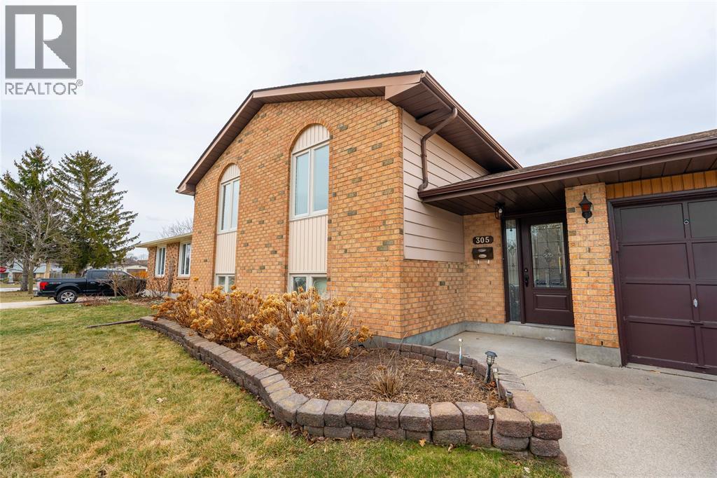 305 Oaklea Court, Sarnia, Ontario  N7S 5Y9 - Photo 2 - 26005834