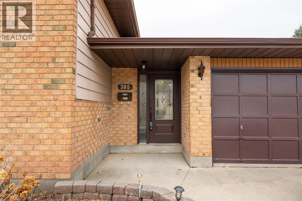 305 Oaklea Court, Sarnia, Ontario  N7S 5Y9 - Photo 3 - 26005834