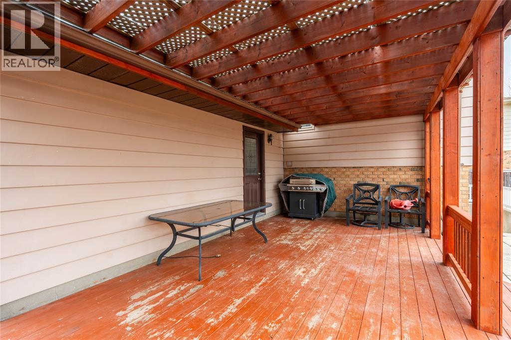 305 Oaklea Court, Sarnia, Ontario  N7S 5Y9 - Photo 32 - 26005834
