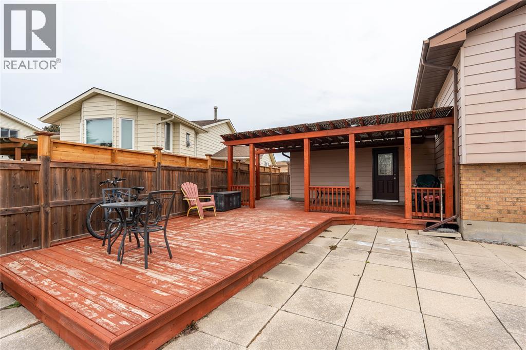 305 Oaklea Court, Sarnia, Ontario  N7S 5Y9 - Photo 34 - 26005834