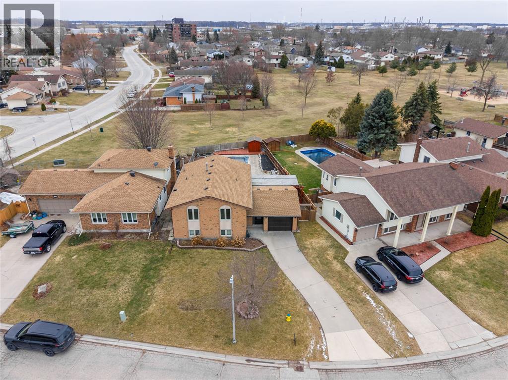 305 Oaklea Court, Sarnia, Ontario  N7S 5Y9 - Photo 45 - 26005834