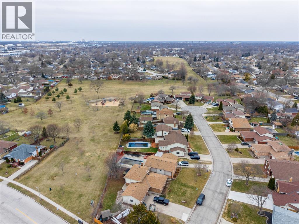 305 Oaklea Court, Sarnia, Ontario  N7S 5Y9 - Photo 47 - 26005834