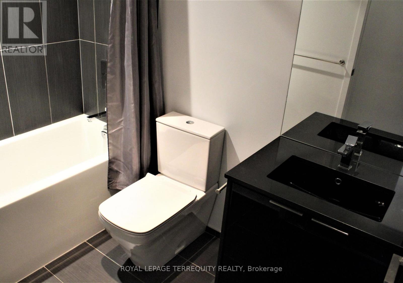 1204 - 70 Temperance Street, Toronto, Ontario  M5H 4E8 - Photo 11 - C12904204