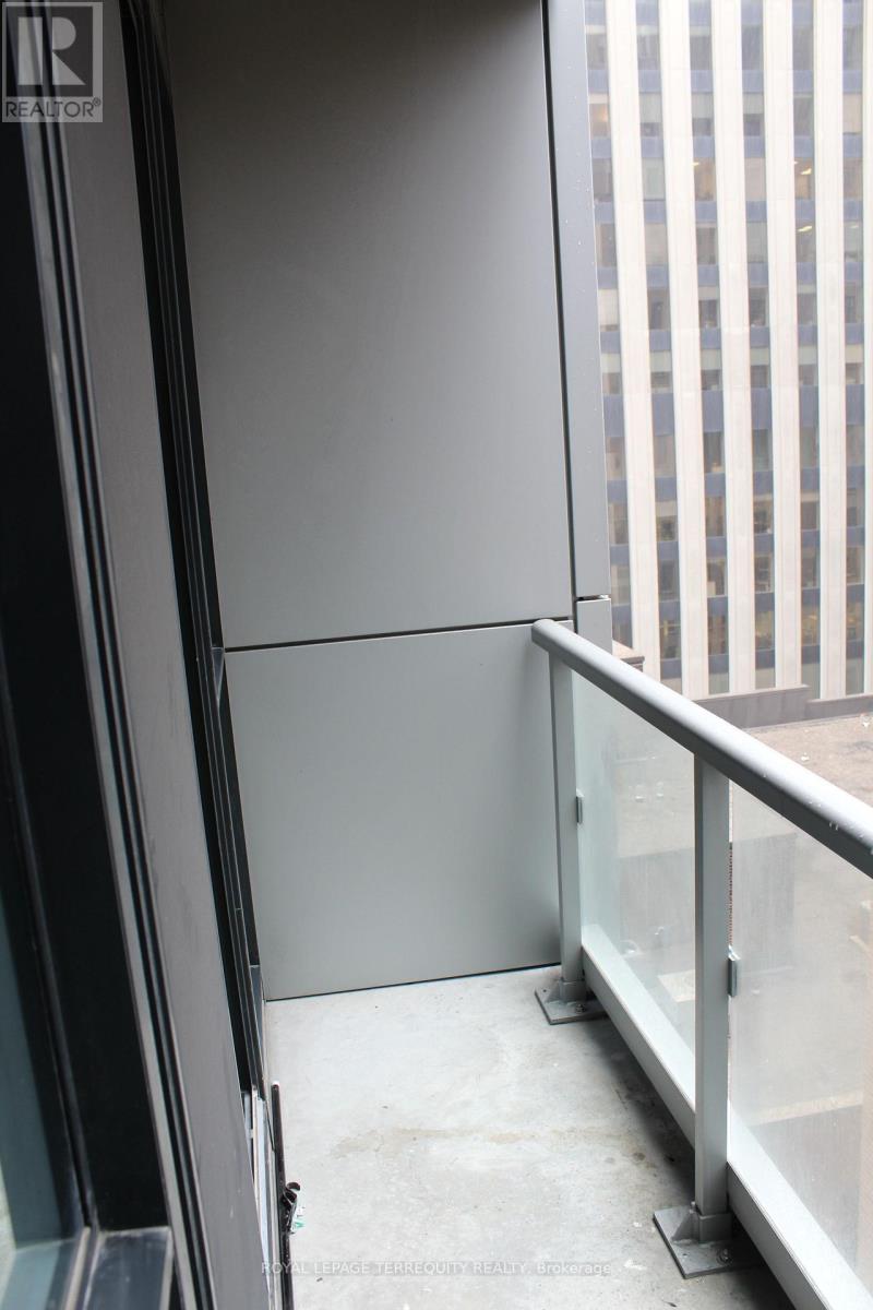 1204 - 70 Temperance Street, Toronto, Ontario  M5H 4E8 - Photo 14 - C12904204