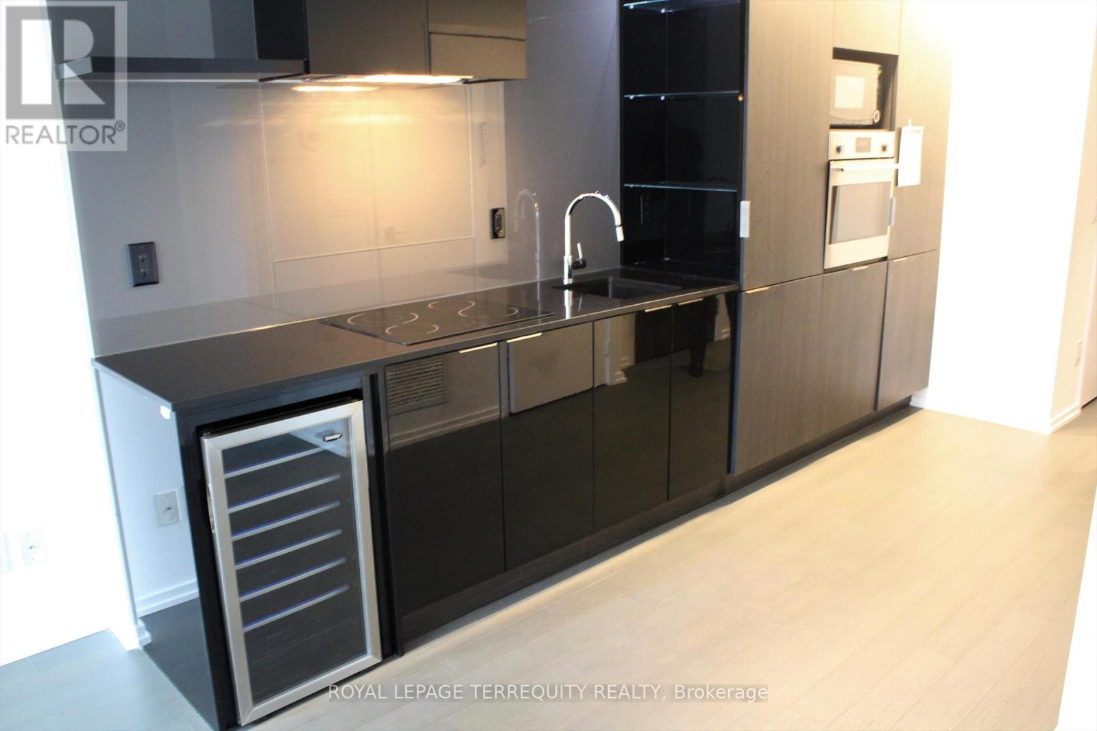 1204 - 70 Temperance Street, Toronto, Ontario  M5H 4E8 - Photo 5 - C12904204