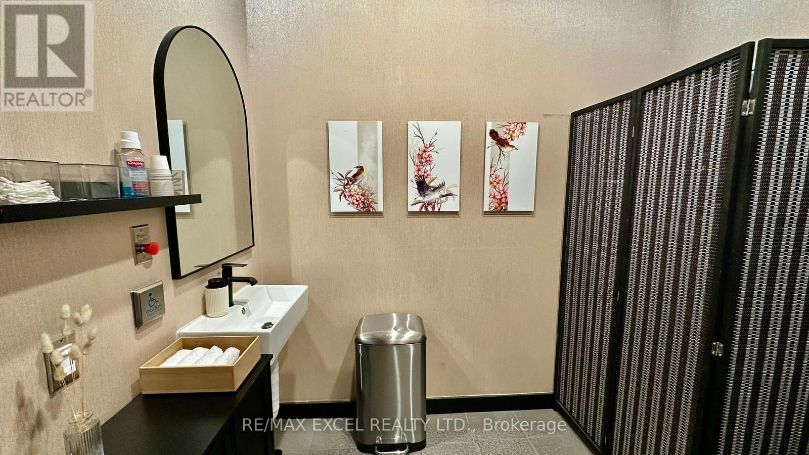 3 - 56 Forest Manor Drive, Toronto, Ontario  M2J 0E5 - Photo 10 - C12904242