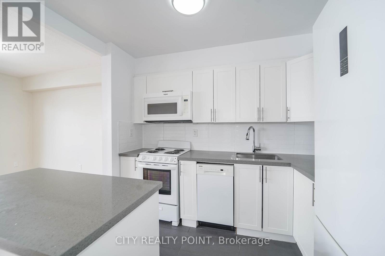 Ph10 - 666 Spadina Avenue, Toronto, Ontario  M5S 2H8 - Photo 8 - C12904244