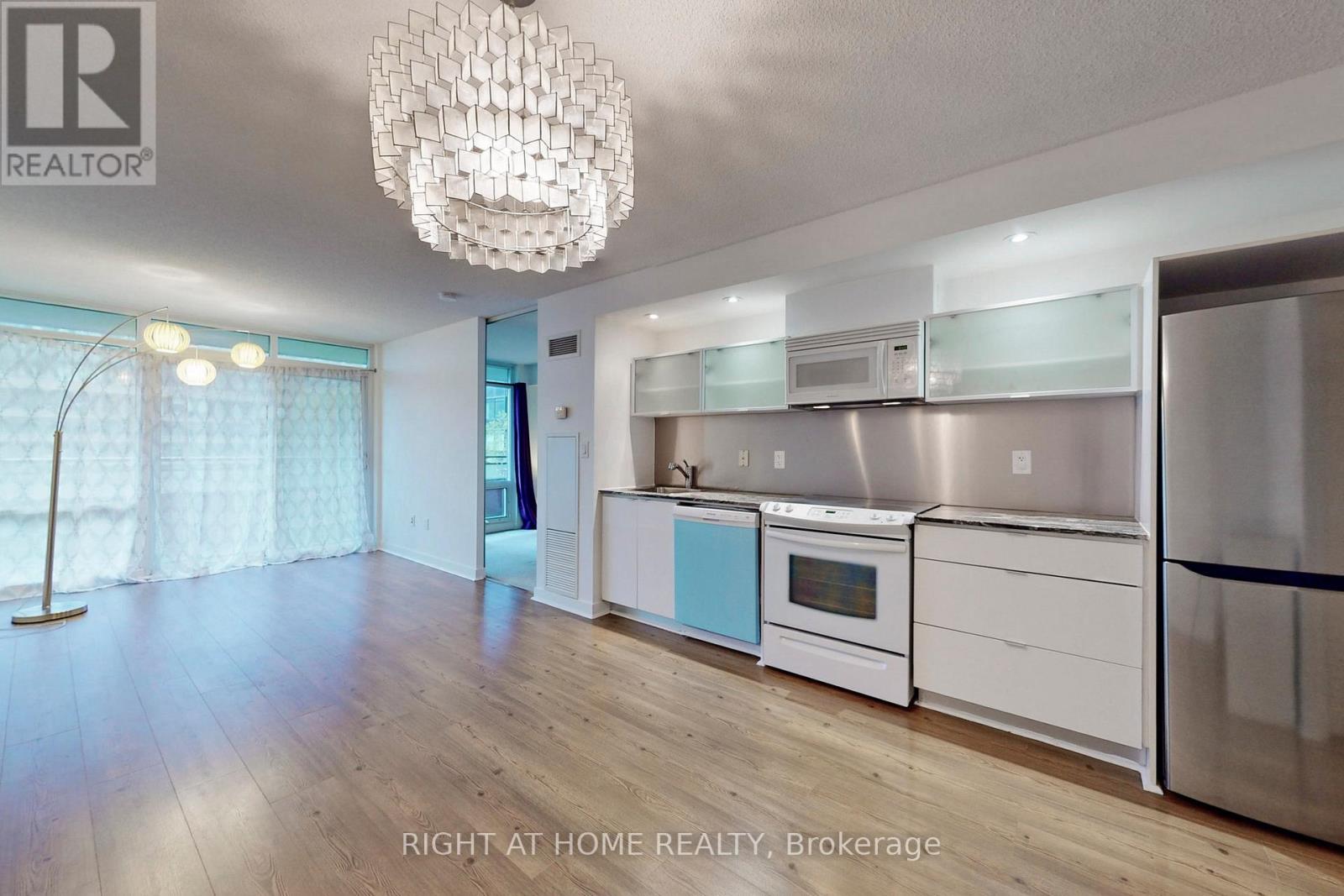 523 - 4K SPADINA AVENUE, Toronto, Ontario