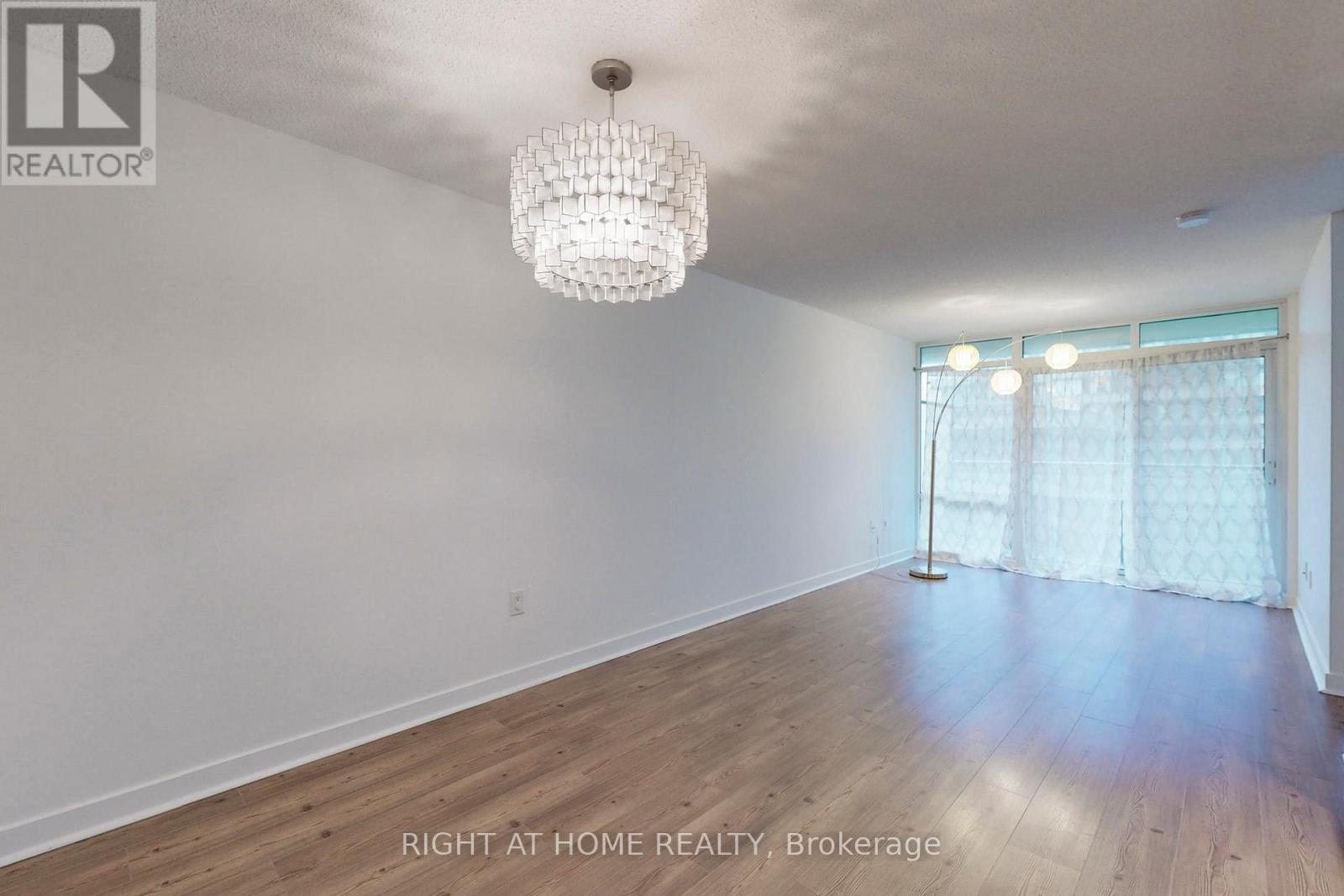 523 - 4k Spadina Avenue, Toronto, Ontario  M5V 3Y9 - Photo 3 - C12904264