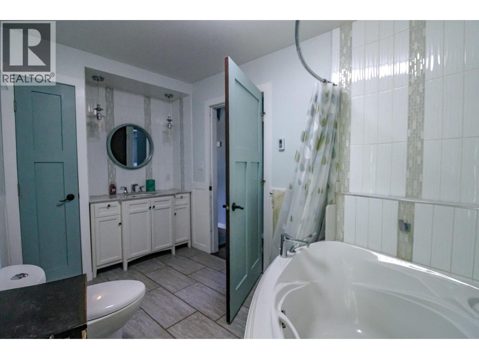 340 Pineridge Way, Fort St. James, British Columbia  V0J 1P0 - Photo 15 - R3099427