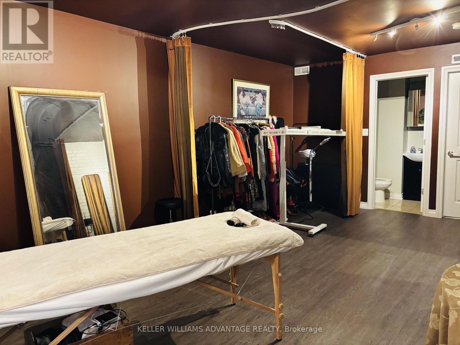 Lower - 1493 Dundas St W Street, Toronto, Ontario  M6K 1T6 - Photo 17 - C12904360