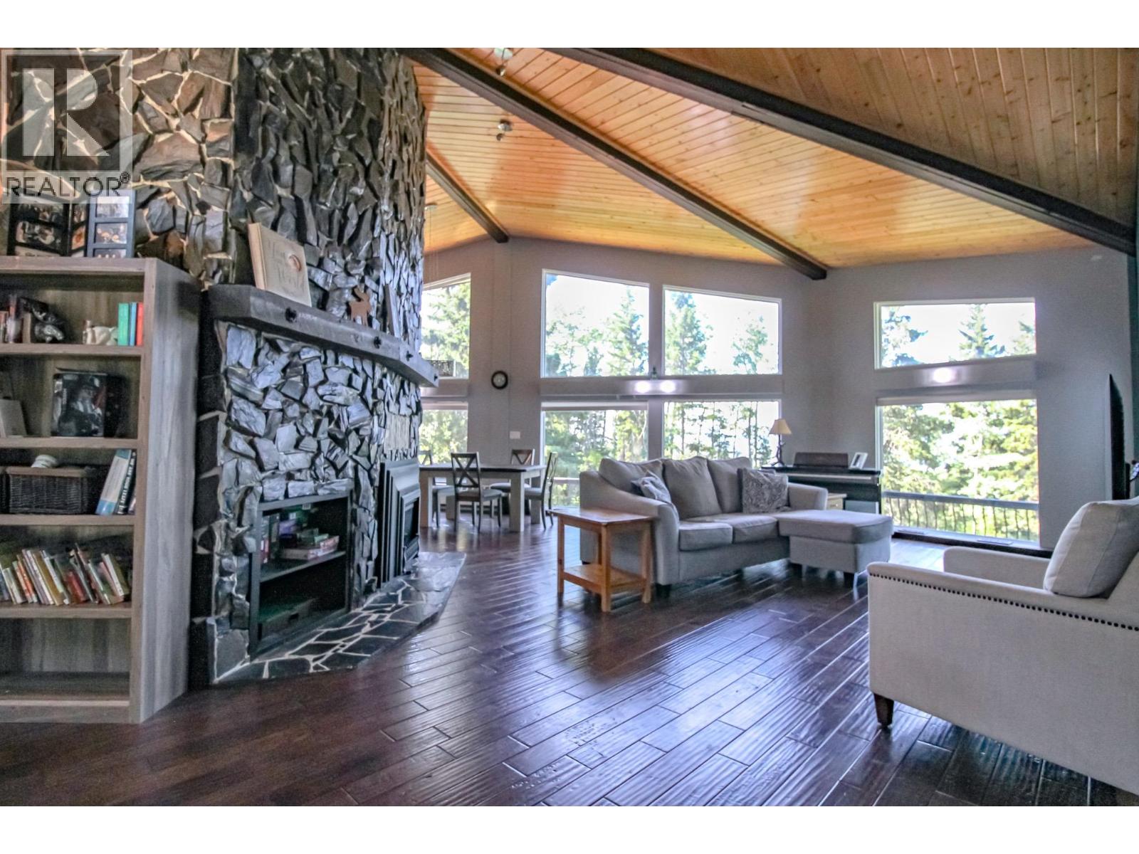 340 Pineridge Way, Fort St. James, British Columbia  V0J 1P0 - Photo 4 - R3099427