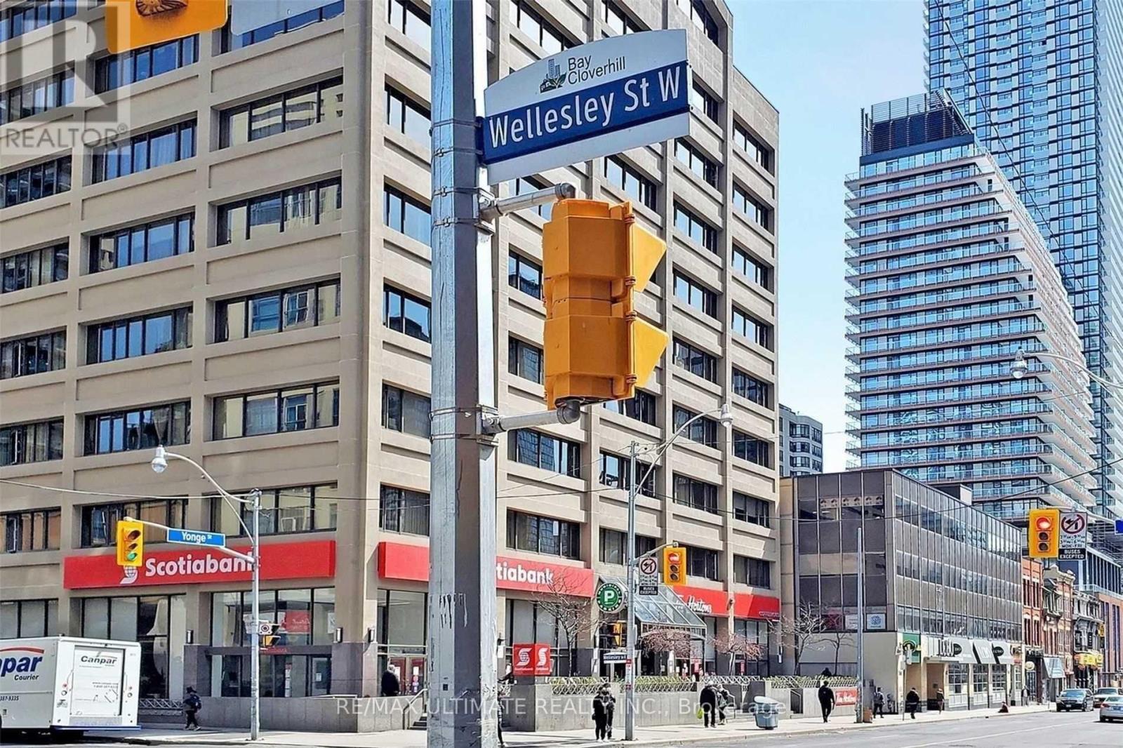 3507 - 11 Wellesley Street, Toronto, Ontario  M4Y 0G4 - Photo 4 - C12904386