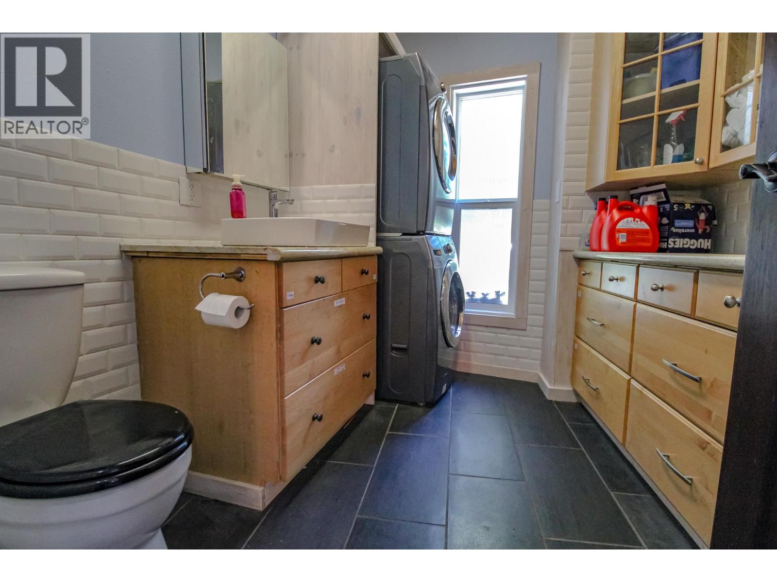 340 Pineridge Way, Fort St. James, British Columbia  V0J 1P0 - Photo 18 - R3099427