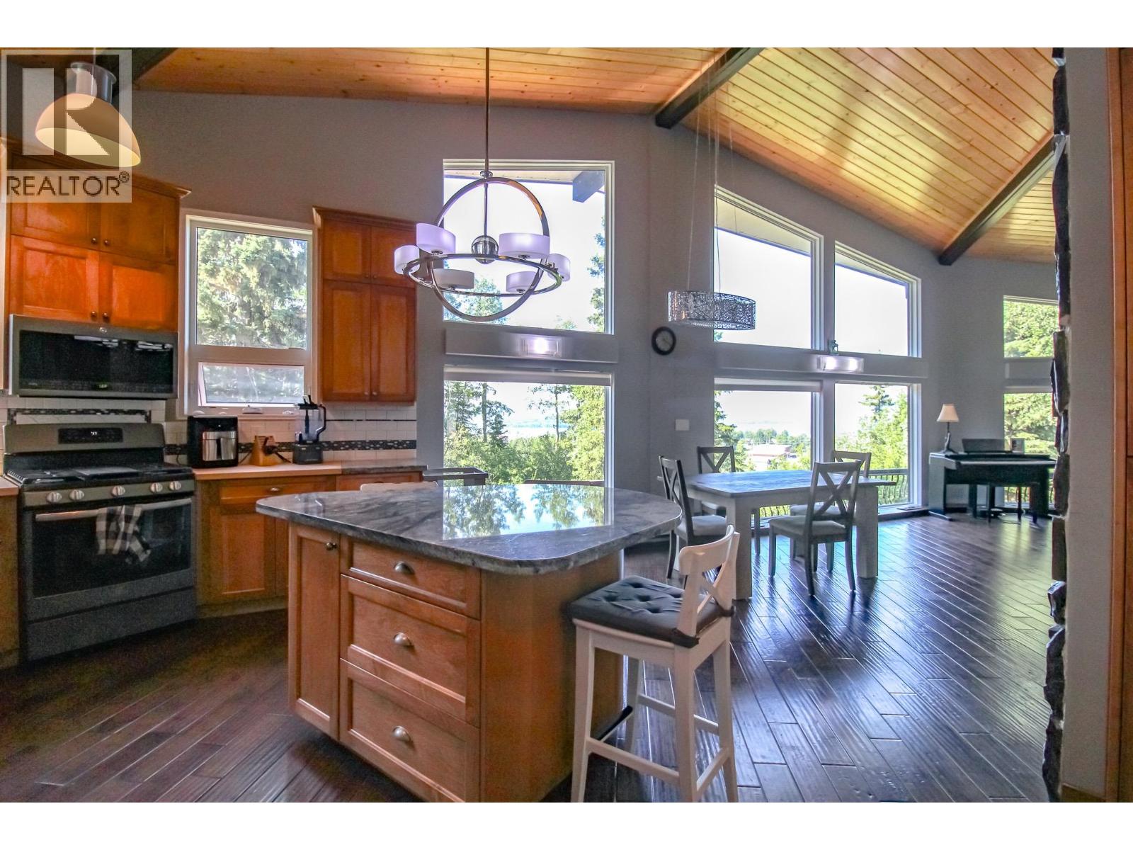 340 Pineridge Way, Fort St. James, British Columbia  V0J 1P0 - Photo 9 - R3099427