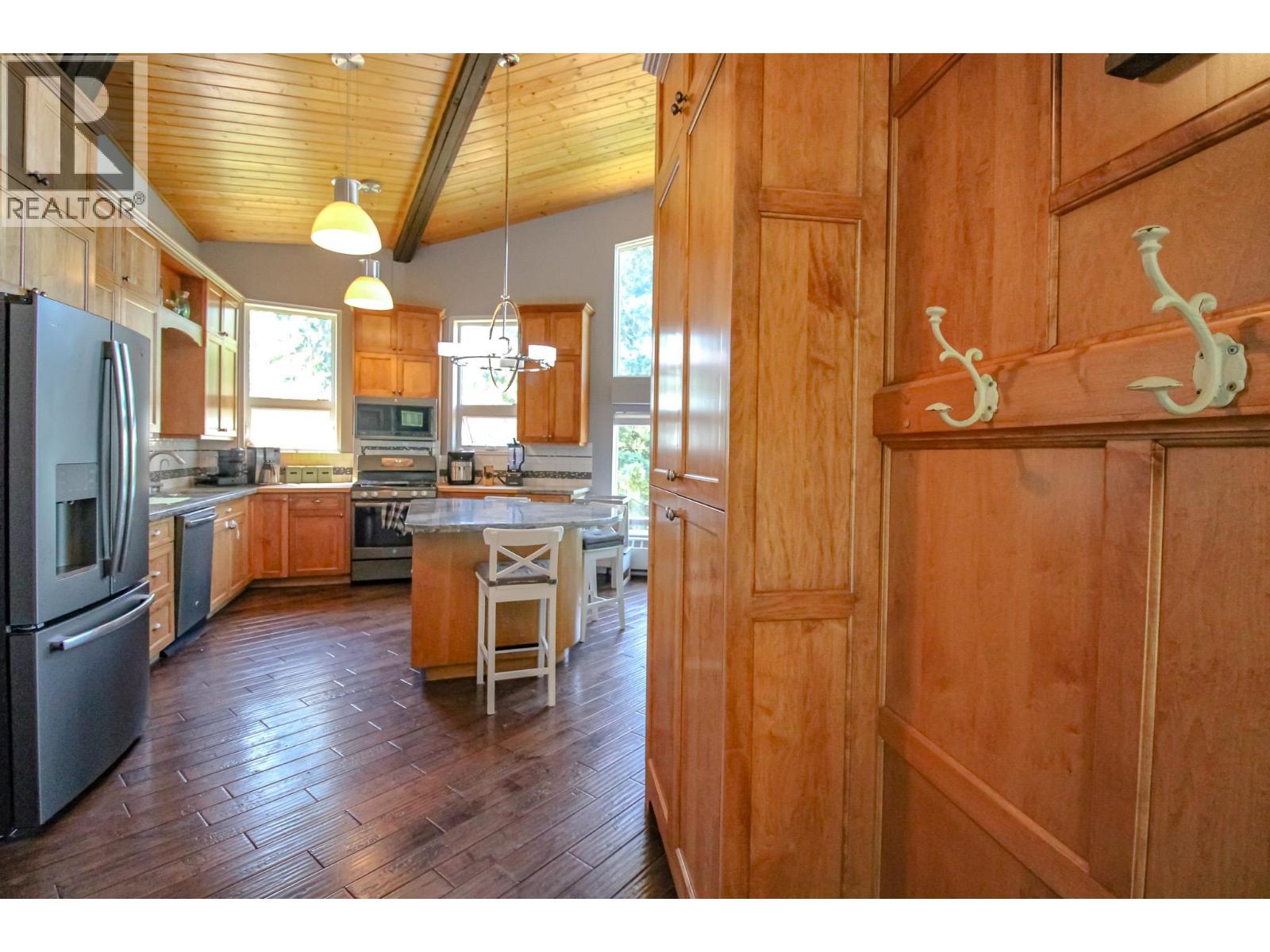 340 Pineridge Way, Fort St. James, British Columbia  V0J 1P0 - Photo 10 - R3099427