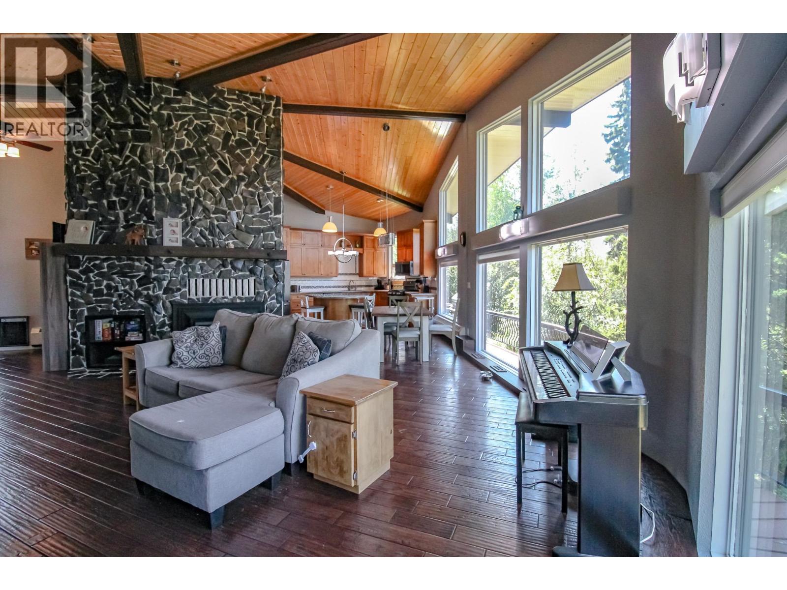 340 Pineridge Way, Fort St. James, British Columbia  V0J 1P0 - Photo 8 - R3099427