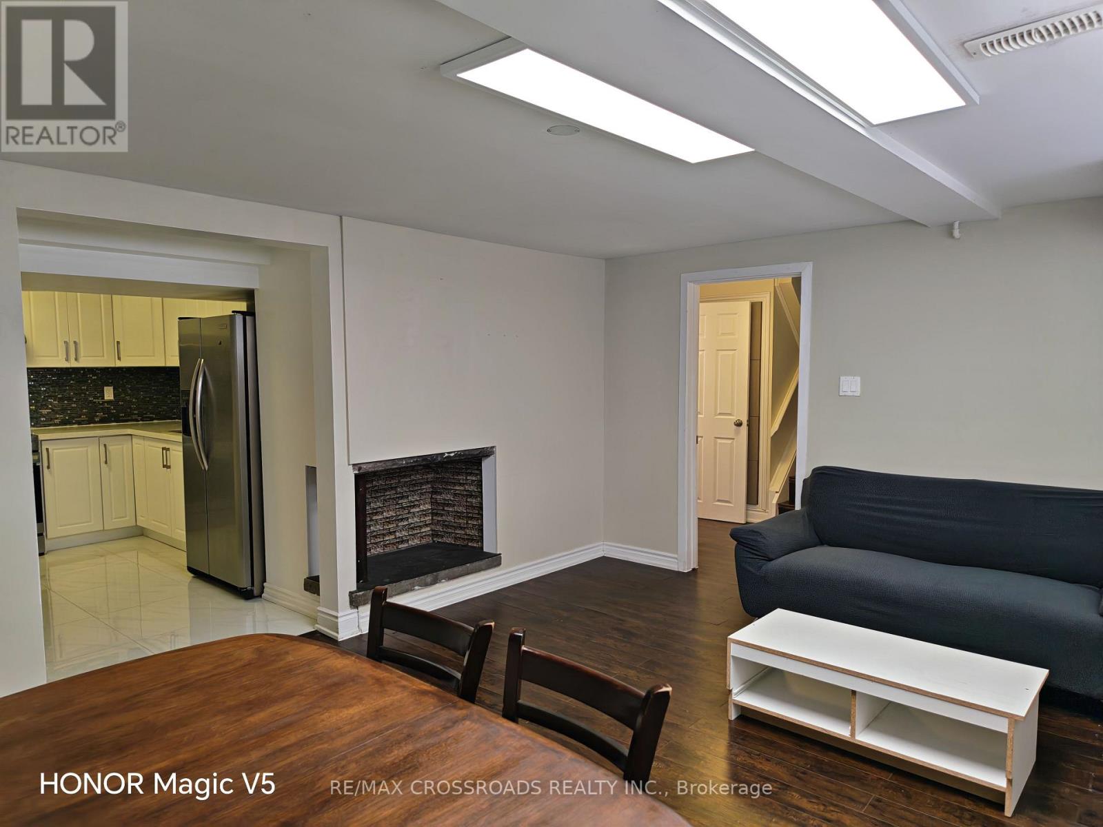 Main - 17 Linwood Avenue, Toronto, Ontario  M1S 1H2 - Photo 4 - E12893460