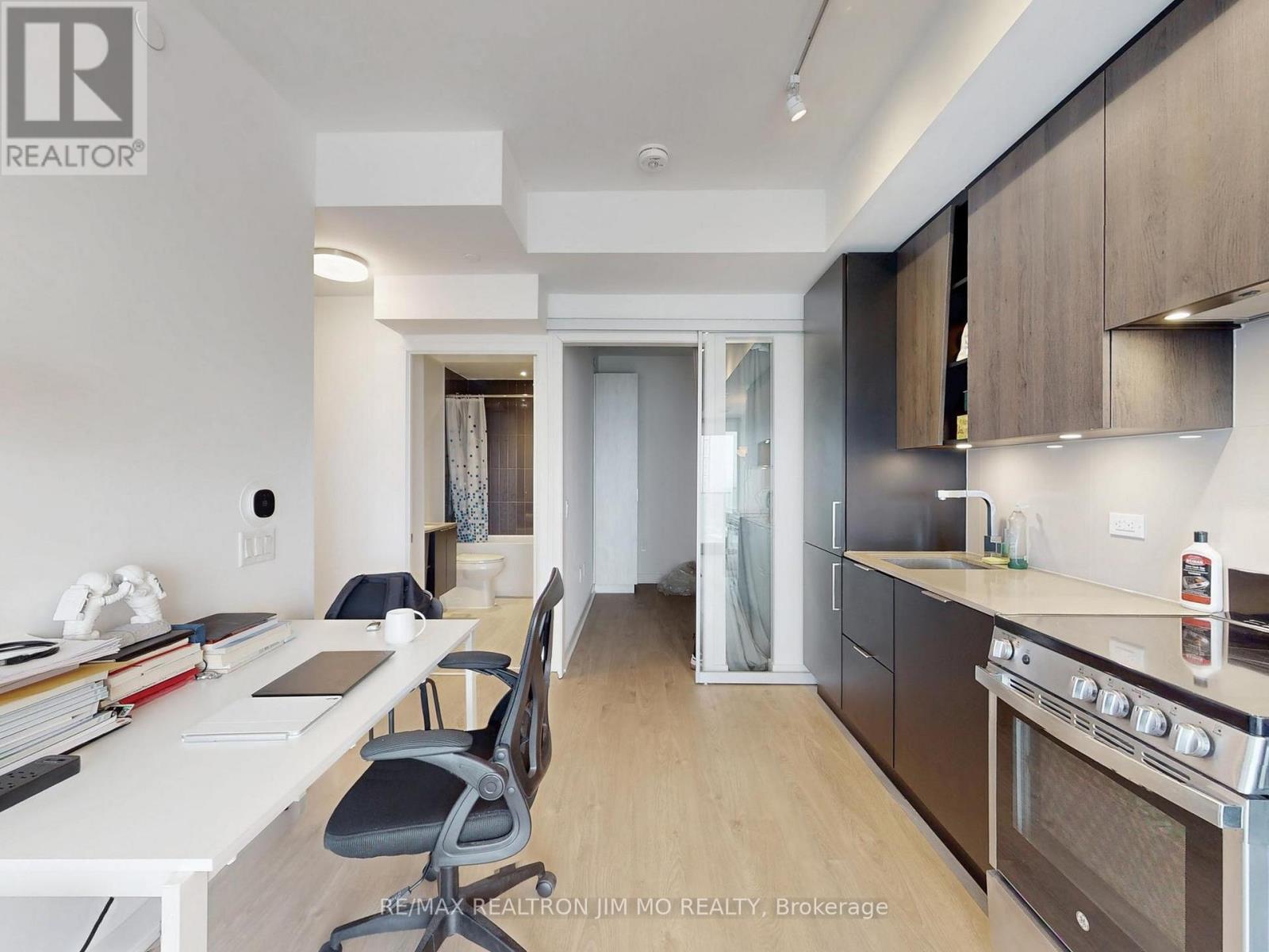 5307 - 3900 Confederation Parkway, Mississauga, Ontario  L5B 0M3 - Photo 18 - W12899772