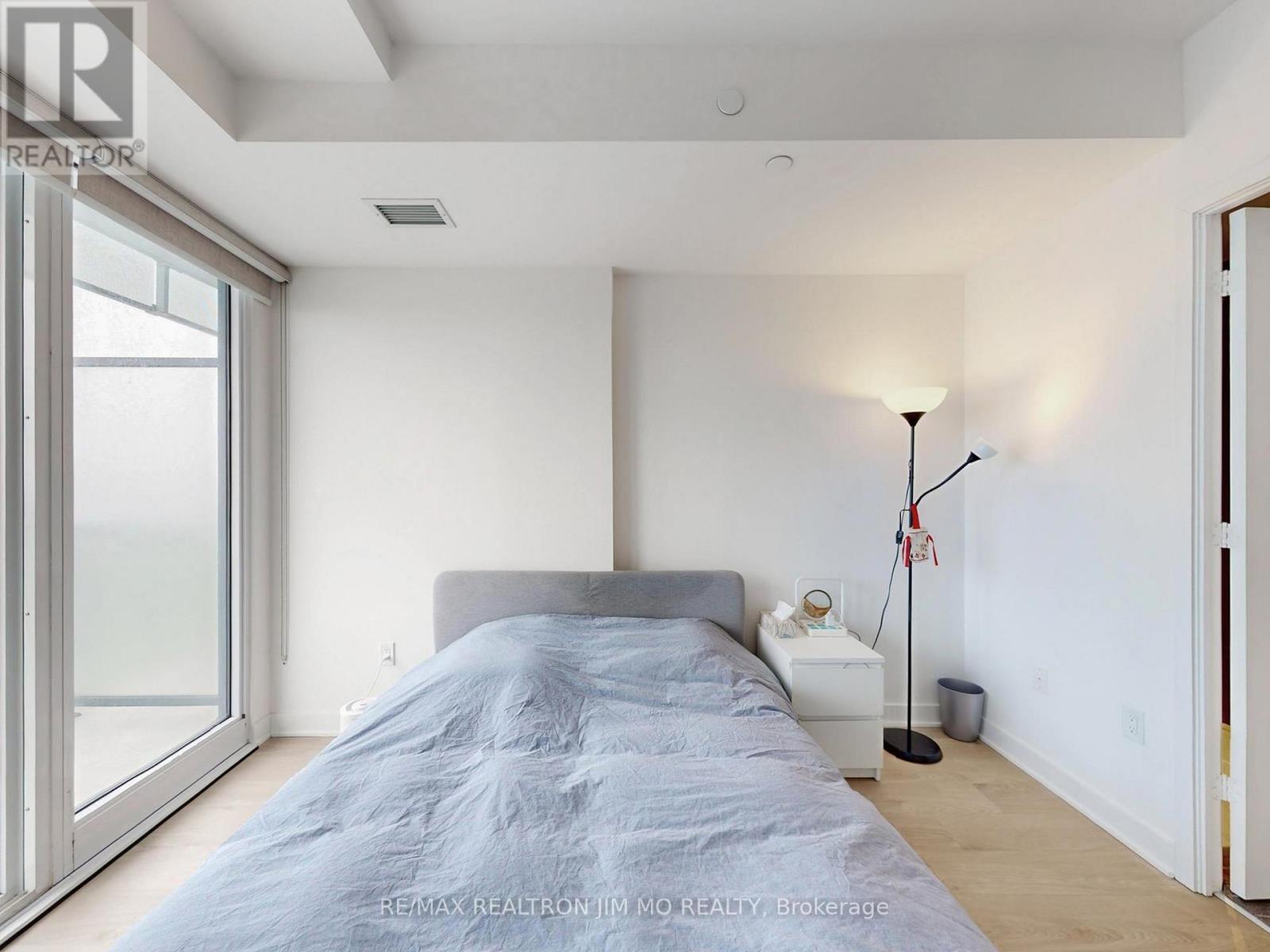 5307 - 3900 Confederation Parkway, Mississauga, Ontario  L5B 0M3 - Photo 22 - W12899772