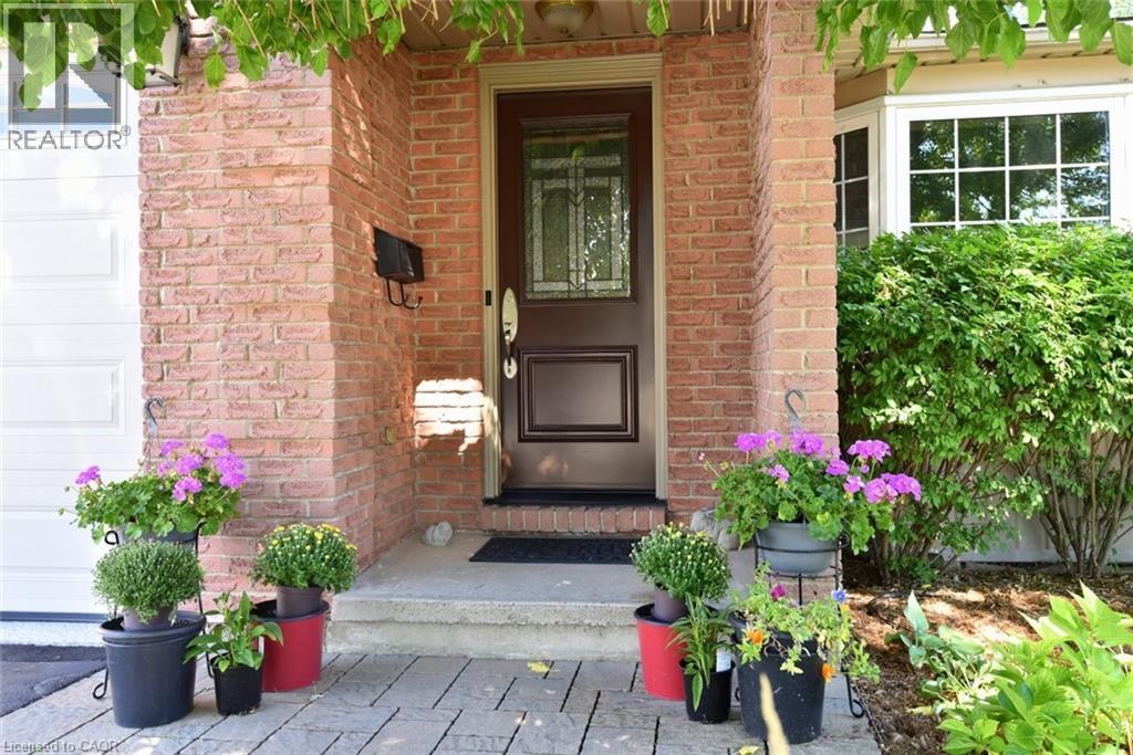 2 Novoco Drive, Hamilton, Ontario  L9C 7E7 - Photo 4 - 40811935