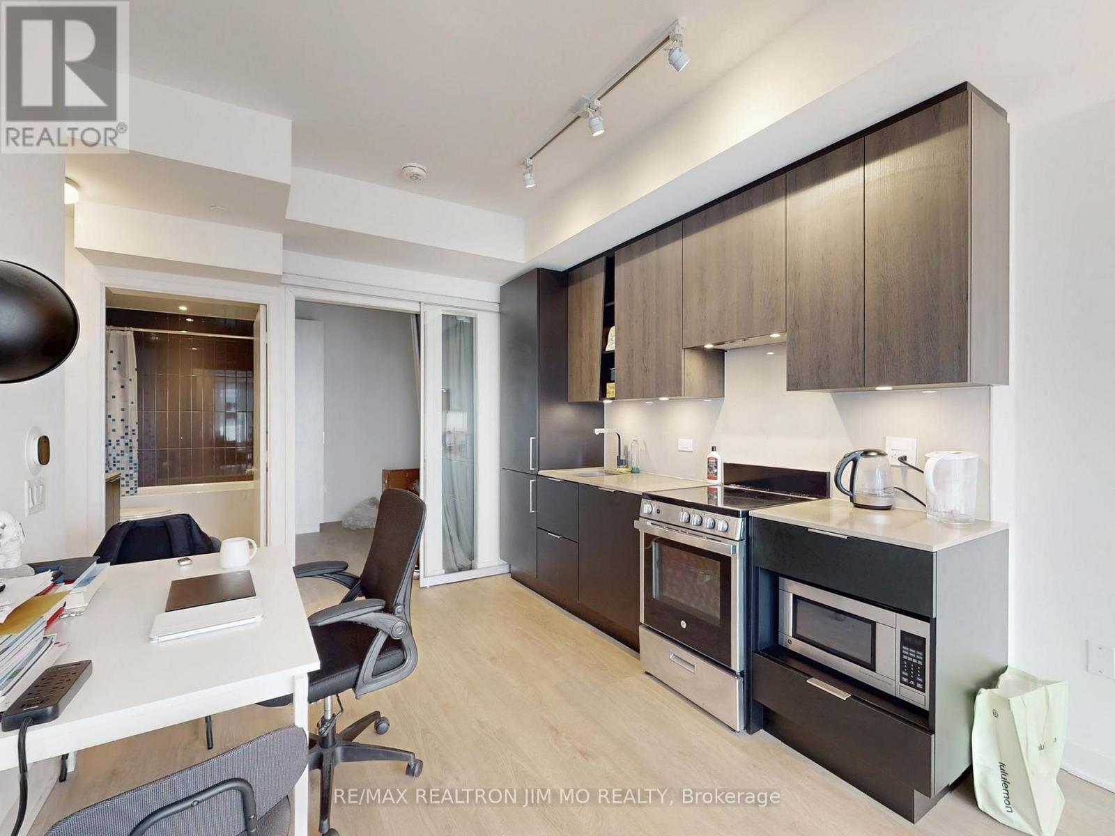 5307 - 3900 Confederation Parkway, Mississauga, Ontario  L5B 0M3 - Photo 17 - W12899772