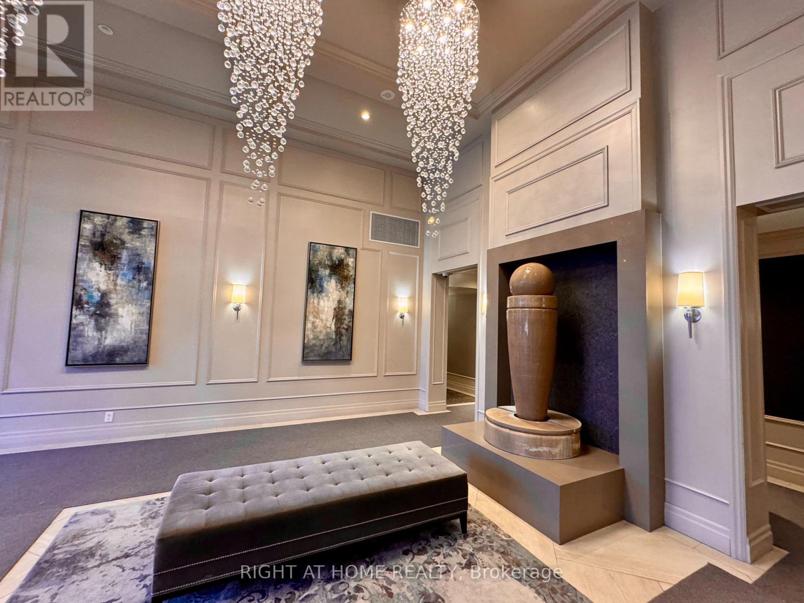 38 Fontenay Court, Toronto, Ontario  M9A 5H5 - Photo 2 - W12901912