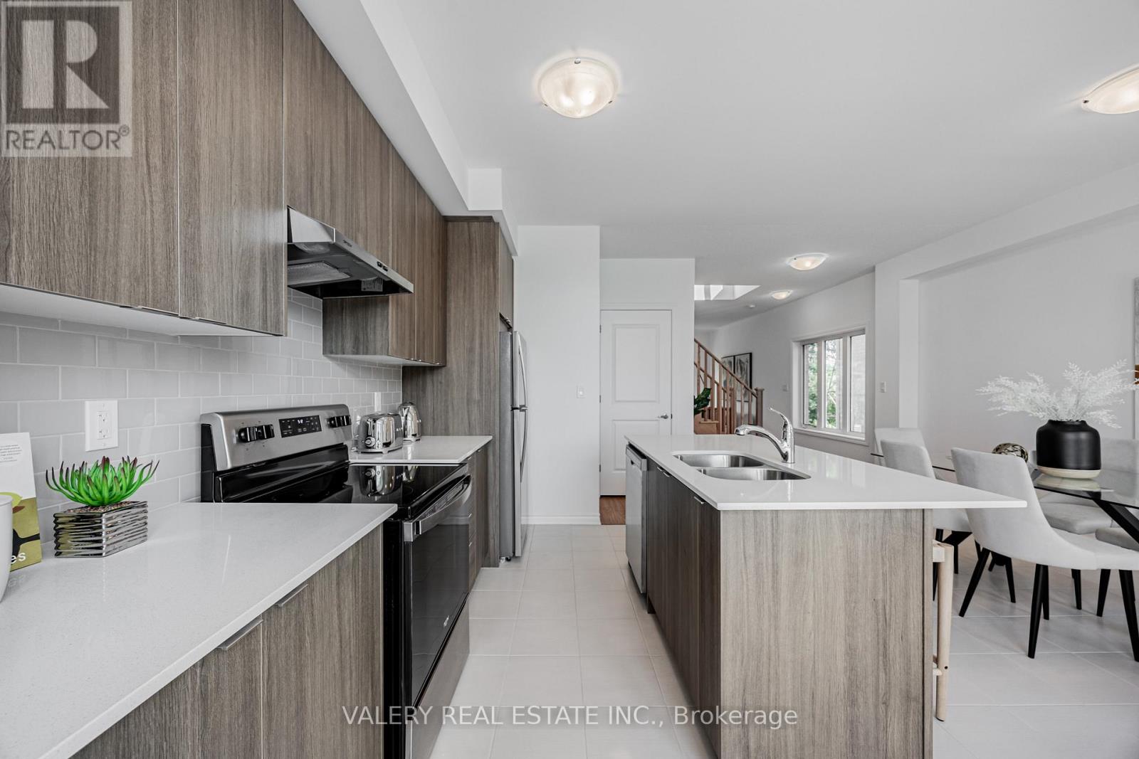 129 Pidgeon Street, Toronto, Ontario  M1J 0J3 - Photo 13 - E12904190