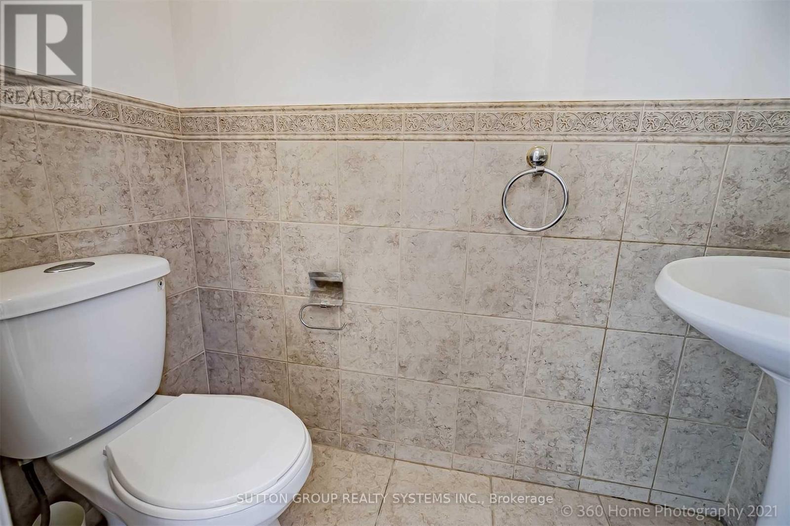 Upper Level - 83 Dawes Road, Toronto, Ontario  M4C 5B2 - Photo 11 - E12904388