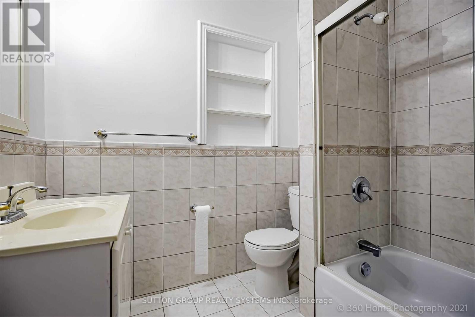 Upper Level - 83 Dawes Road, Toronto, Ontario  M4C 5B2 - Photo 18 - E12904388