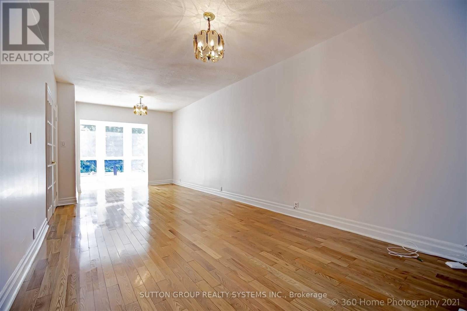 Upper Level - 83 Dawes Road, Toronto, Ontario  M4C 5B2 - Photo 5 - E12904388