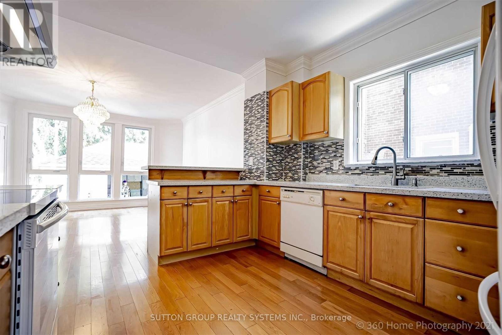 Upper Level - 83 Dawes Road, Toronto, Ontario  M4C 5B2 - Photo 8 - E12904388