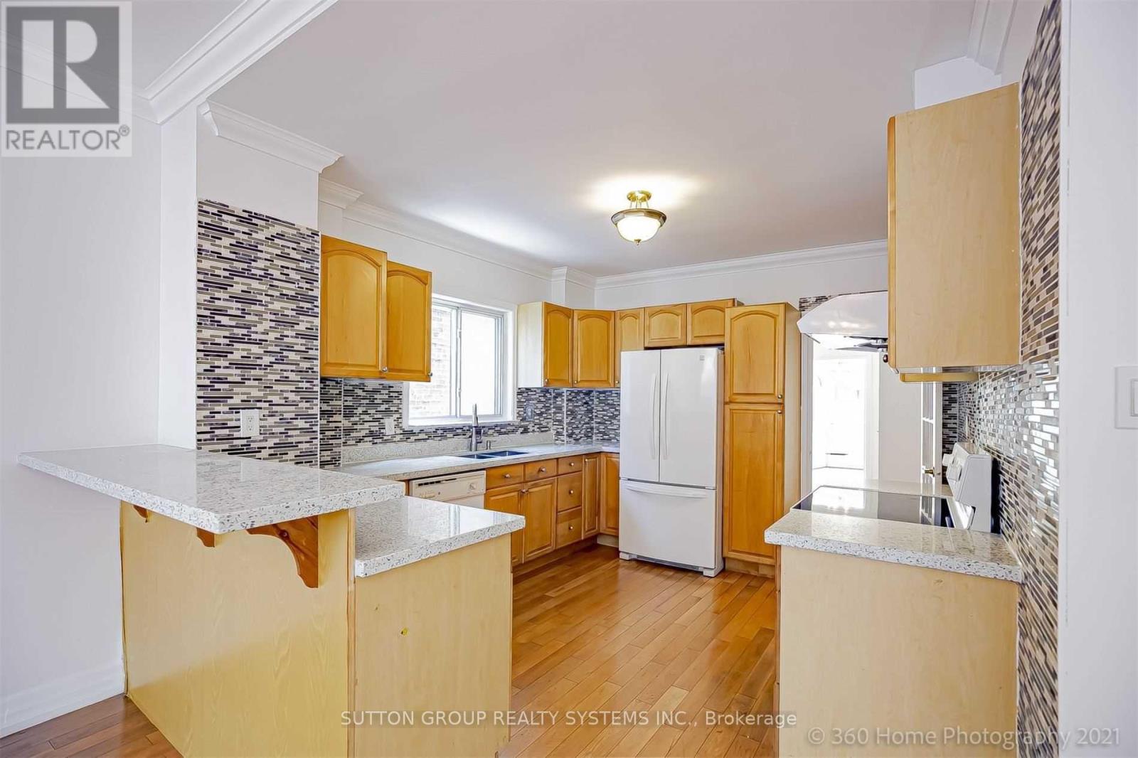 Upper Level - 83 Dawes Road, Toronto, Ontario  M4C 5B2 - Photo 9 - E12904388