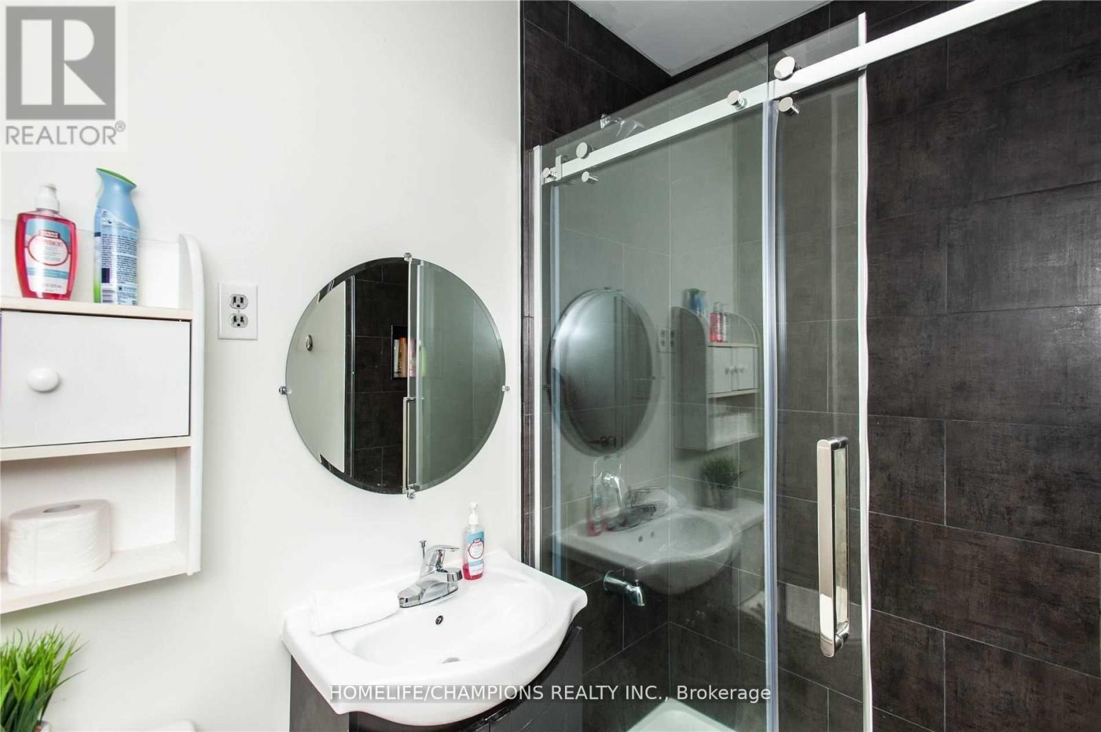 106 Lamb Avenue, Toronto, Ontario  M4J 4M6 - Photo 10 - E12904396