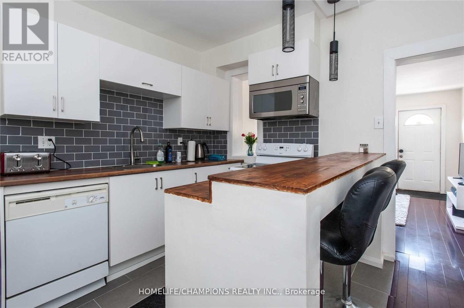 106 Lamb Avenue, Toronto, Ontario  M4J 4M6 - Photo 6 - E12904396