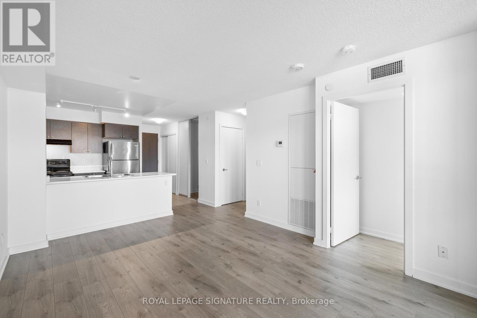 416 - 8 Trent Avenue, Toronto, Ontario  M4C 0A6 - Photo 2 - E12904402