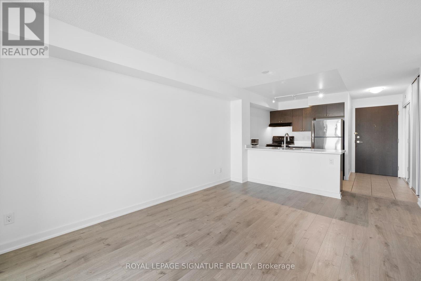 416 - 8 Trent Avenue, Toronto, Ontario  M4C 0A6 - Photo 4 - E12904402