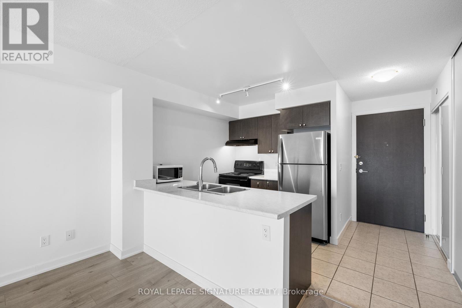 416 - 8 Trent Avenue, Toronto, Ontario  M4C 0A6 - Photo 5 - E12904402