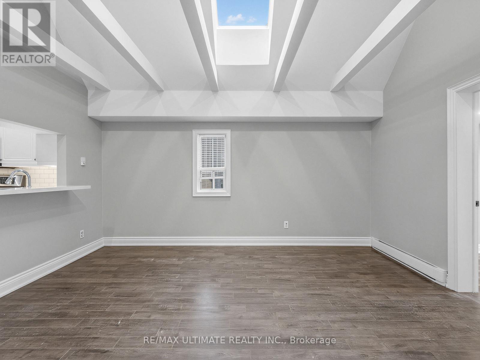 2 Upper Level - 213 Langley Avenue, Toronto, Ontario  M4K 1C1 - Photo 10 - E12904420