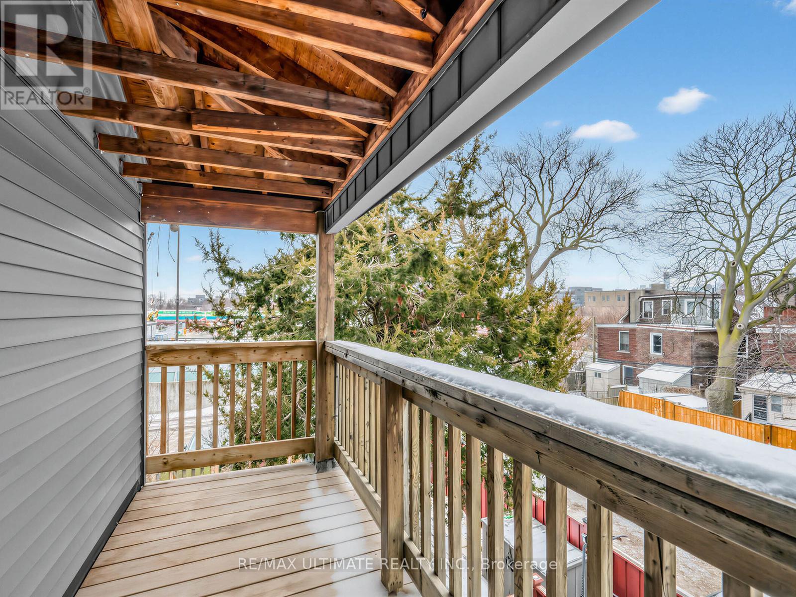 2 Upper Level - 213 Langley Avenue, Toronto, Ontario  M4K 1C1 - Photo 12 - E12904420