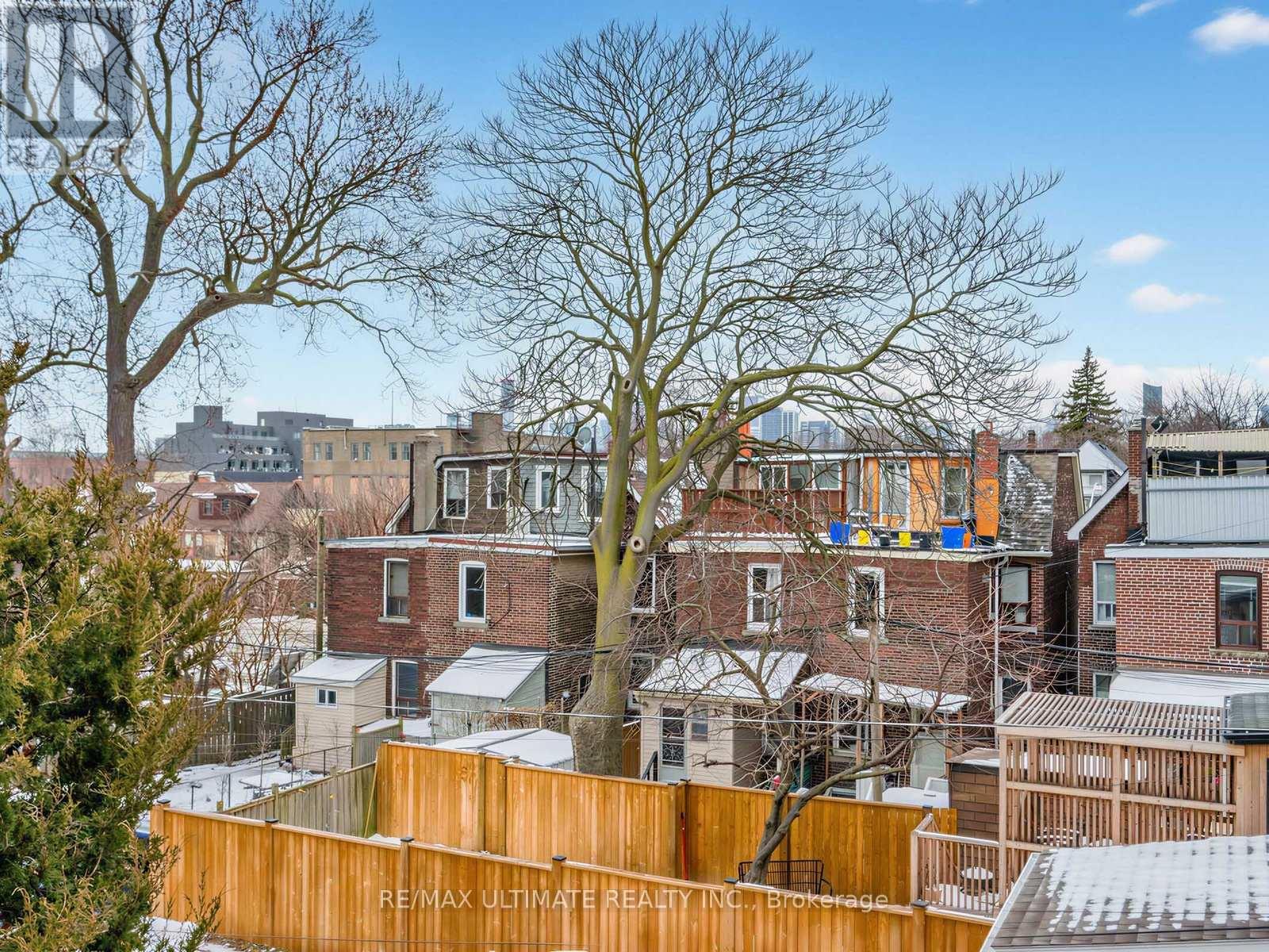 2 Upper Level - 213 Langley Avenue, Toronto, Ontario  M4K 1C1 - Photo 13 - E12904420