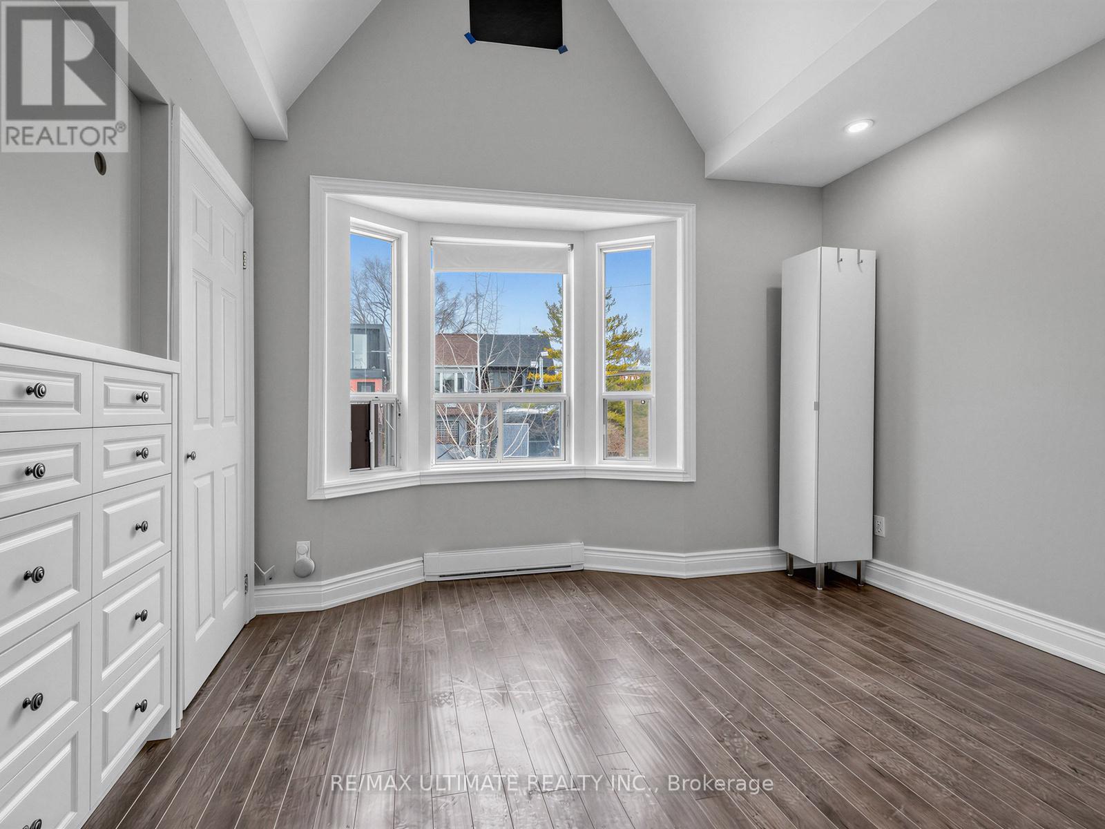 2 Upper Level - 213 Langley Avenue, Toronto, Ontario  M4K 1C1 - Photo 16 - E12904420