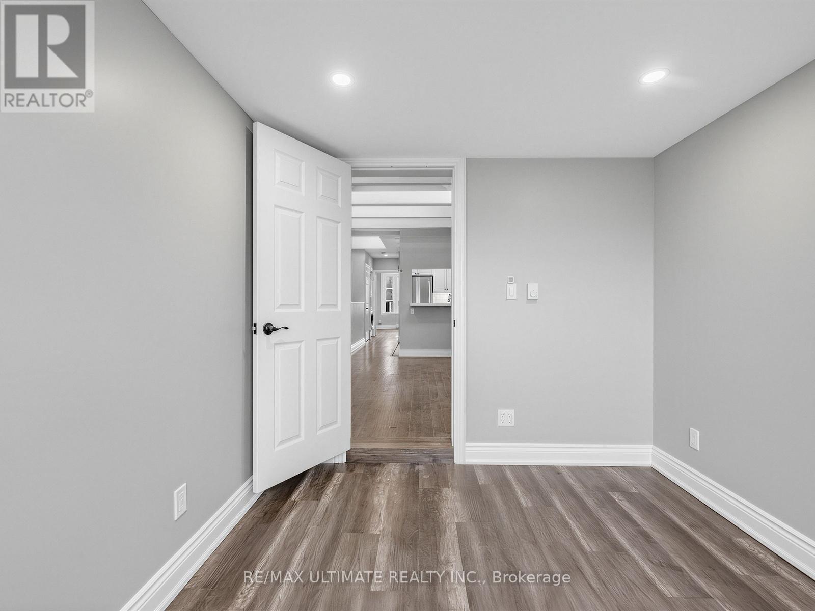 2 Upper Level - 213 Langley Avenue, Toronto, Ontario  M4K 1C1 - Photo 19 - E12904420