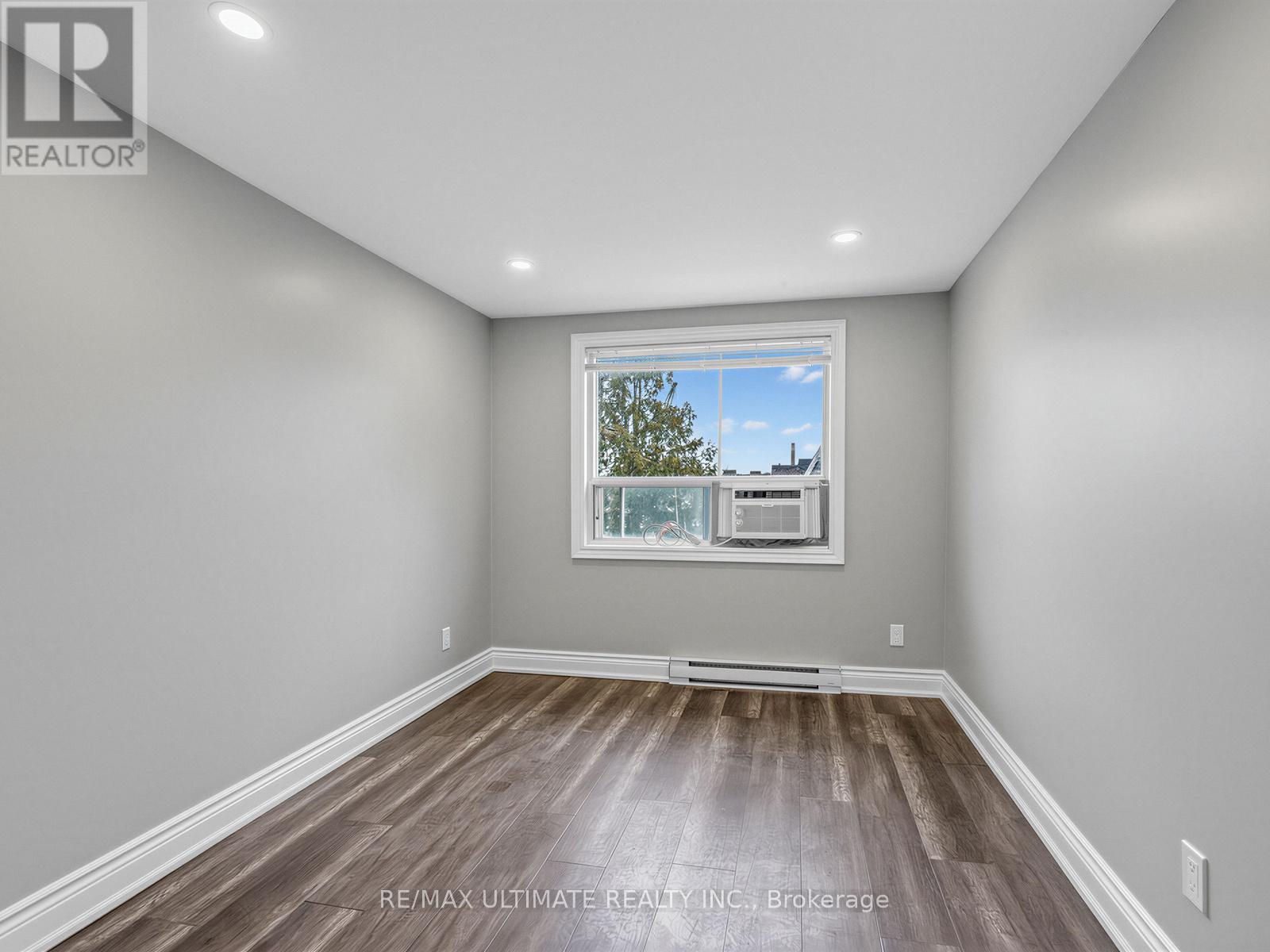 2 Upper Level - 213 Langley Avenue, Toronto, Ontario  M4K 1C1 - Photo 21 - E12904420