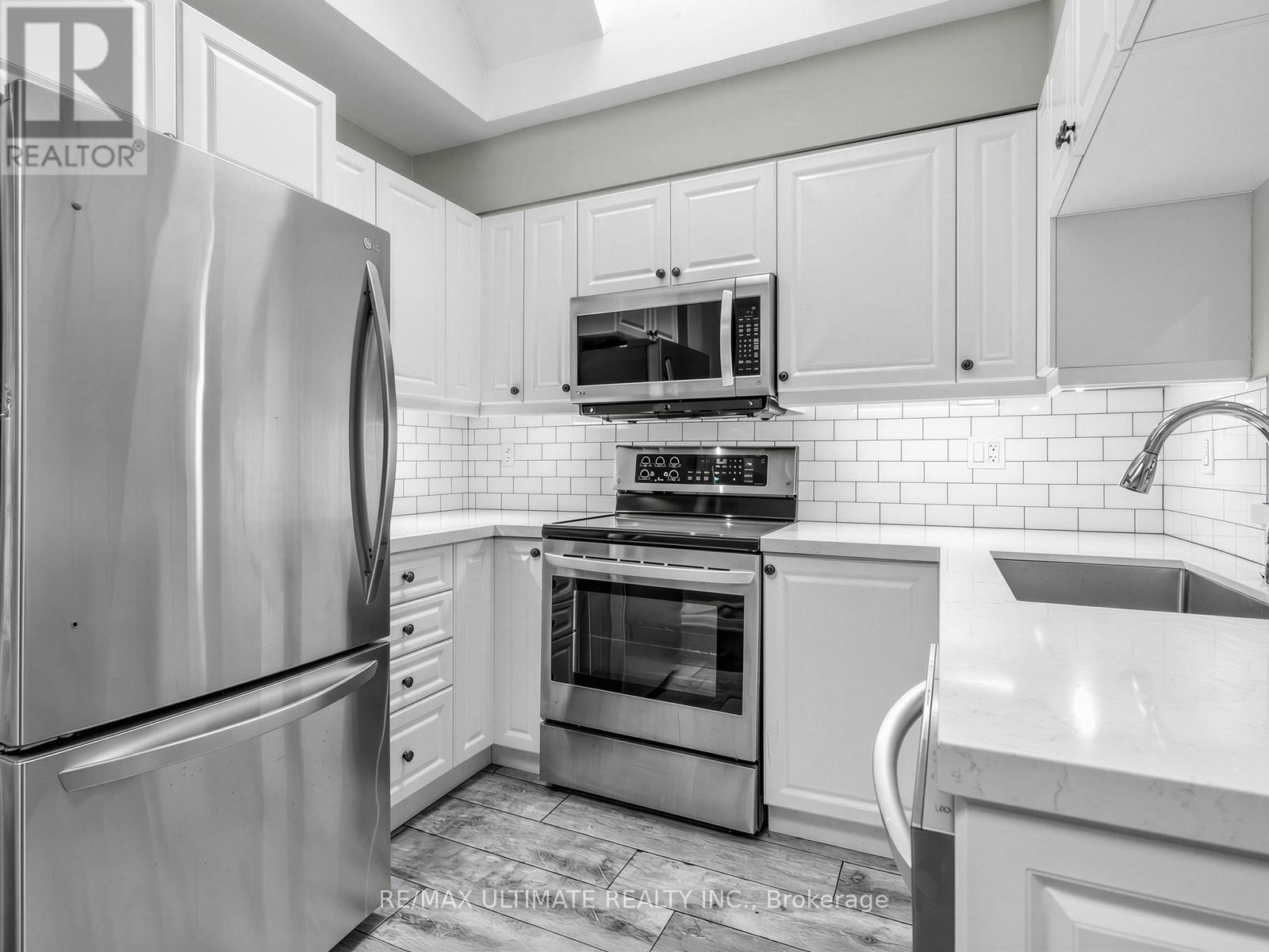 2 Upper Level - 213 Langley Avenue, Toronto, Ontario  M4K 1C1 - Photo 6 - E12904420