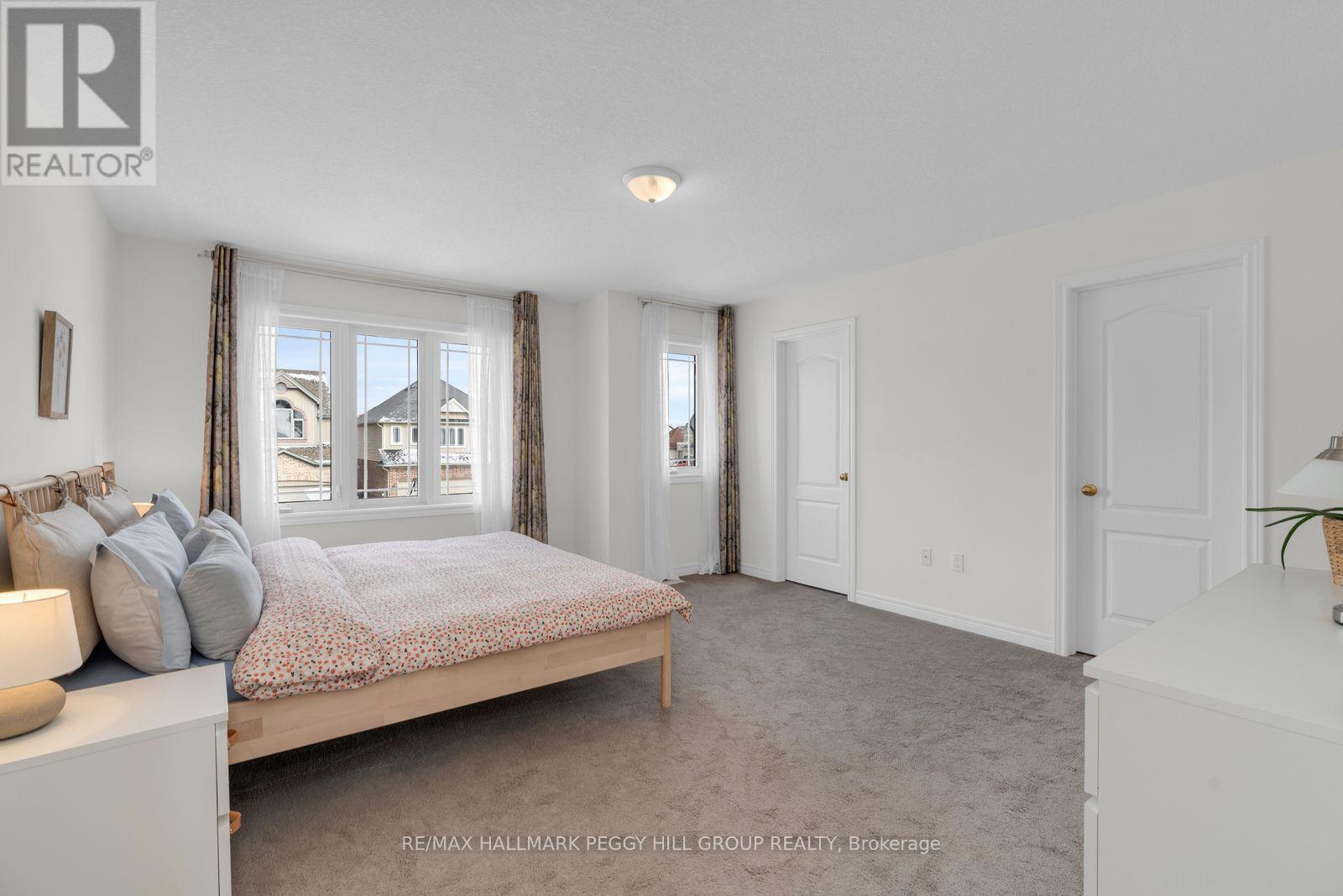 11 Arnold Crescent, Essa, Ontario  L3W 0P9 - Photo 7 - N12904258